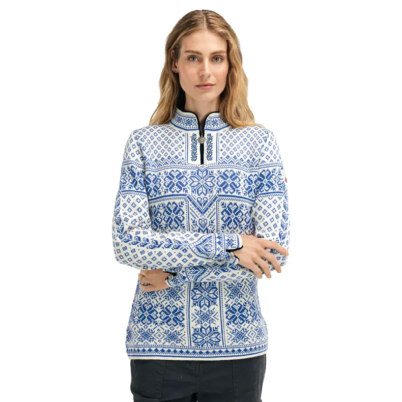 Dámský vlněný luxusní svetr Peace Dale of Norway s cínovými knoflíky a stojáčkem na zip s motivem růže jako olympijského symbolu míru. Určený do společnosti i sporty v chladném počasí.