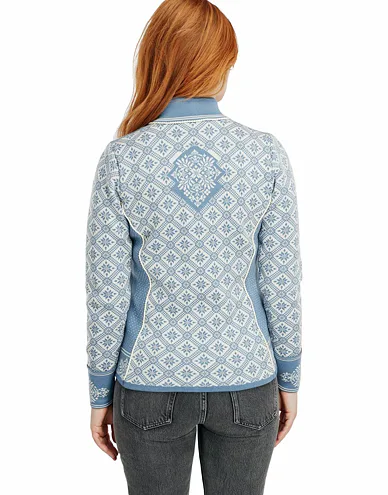 dale-of-norway-christiania-feminine-strickjacke-hellblau-5_1.jpg