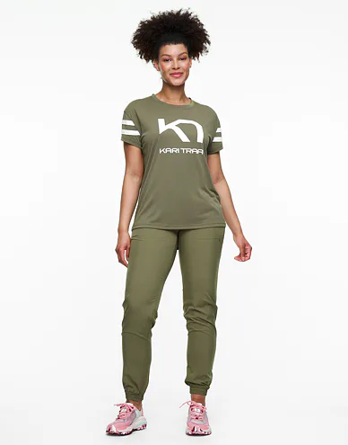 623053-tweed-model-5_1.jpg