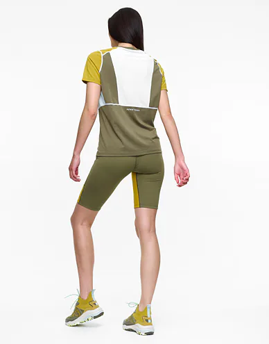 623047-bwhite-model-6_1.jpg