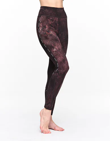 623056-black-model-1_1.jpg