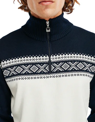 95611-a00-dalestolen-masc-sweater-05_1.jpg