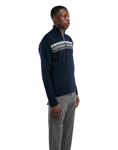 95611-c00-dalestolen-masc-sweater-02_1.jpg