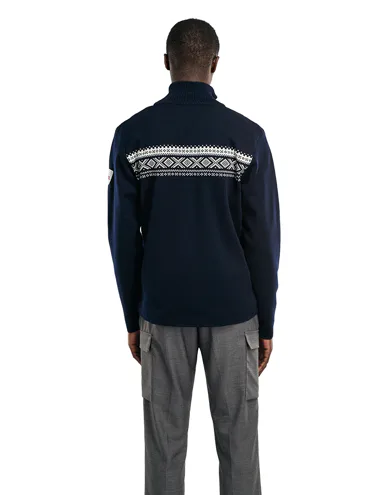 95611-c00-dalestolen-masc-sweater-03_1.jpg