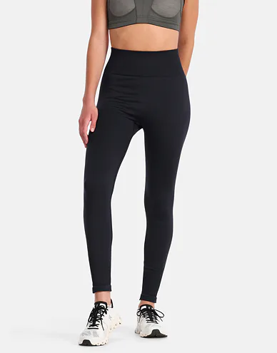 623274-black-model-1_1.jpg