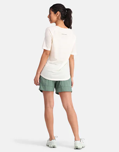 623159-bwhite-model-4_1.jpg