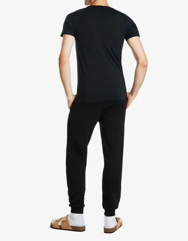 1147-black-2-model_1.JPG