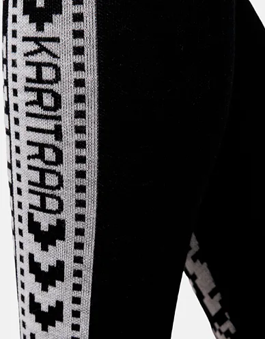 623832-black-5_1.jpg