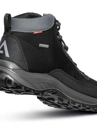 675710110-kjerr-perform-gtx-m-black-back-03daeb3c-f3f4-4217-9855-2f0537c42ded-900x_1.jpg