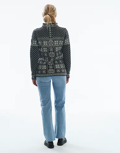 13312-f-peace-sweater-04_1.jpg