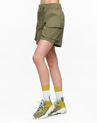 623011-tina-shorts-tweed-model-1-karitraa_1.jpg