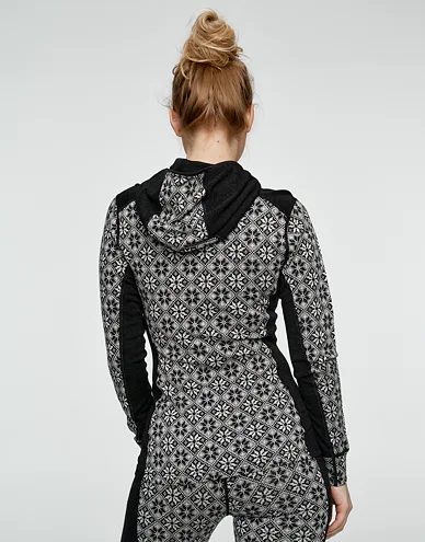 622690-black-model-2_1.jpg