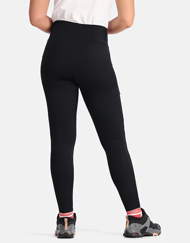 623258-black-model-2_1.jpg