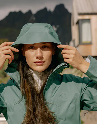 karitraa-ss23-commercial-623182-murk_1.jpg