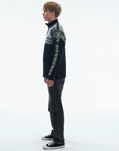 93951-f-anniversary-sweater-03_1.jpg