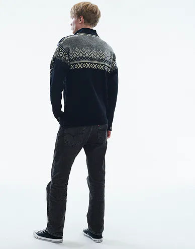 93951-f-anniversary-sweater-04_1.jpg