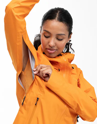 3059-22276-skar-light-3l-shell-jacket-woman-cloudberryyellow-3_2.jpg