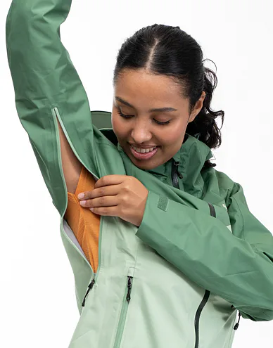3059-25370-skar-light-3l-shell-jacket-woman-lightjade-darkjade-6_2.jpg