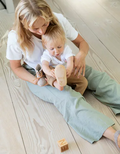 tova-my-first-slipper-baby-kstoylen-3b7a1570_1.JPG