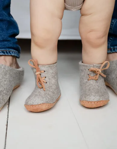 tova-my-first-slipper-baby-saltnwax-9259_1.JPG
