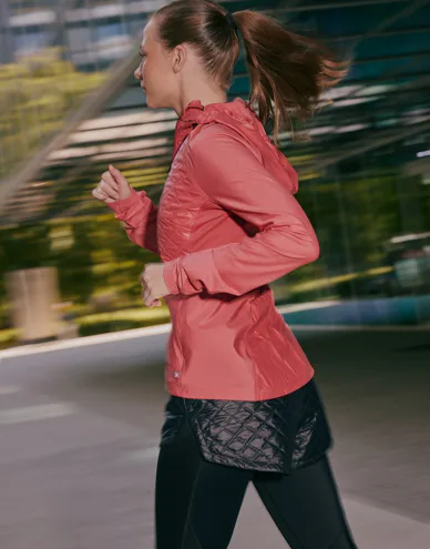 running-jacket-advance-primaloft-hybrid-220722-cred-1_1.JPG
